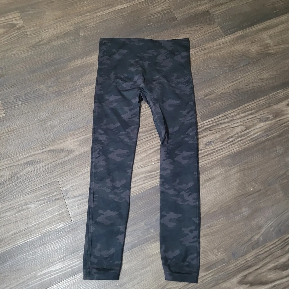 SPANX chic leggings